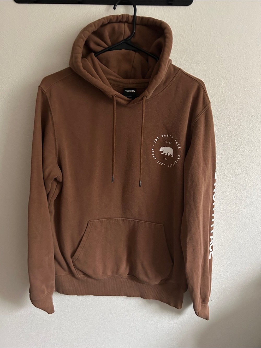 The North Face Men's Brown  Pullover Hoodie with White Logo: S